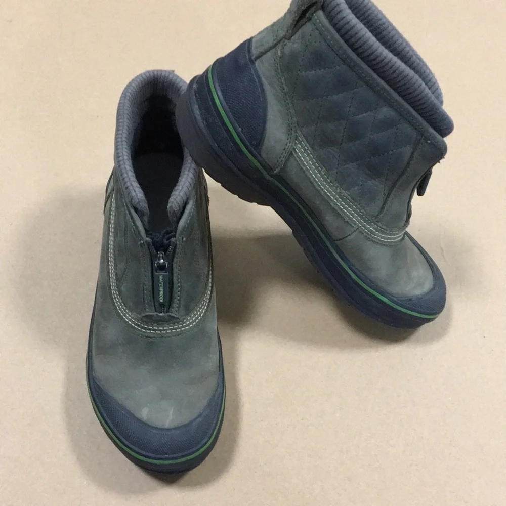 Clarks Women's Outdoor leather Muckers Waterproof zip Snow Rain Boots Size 6.5
